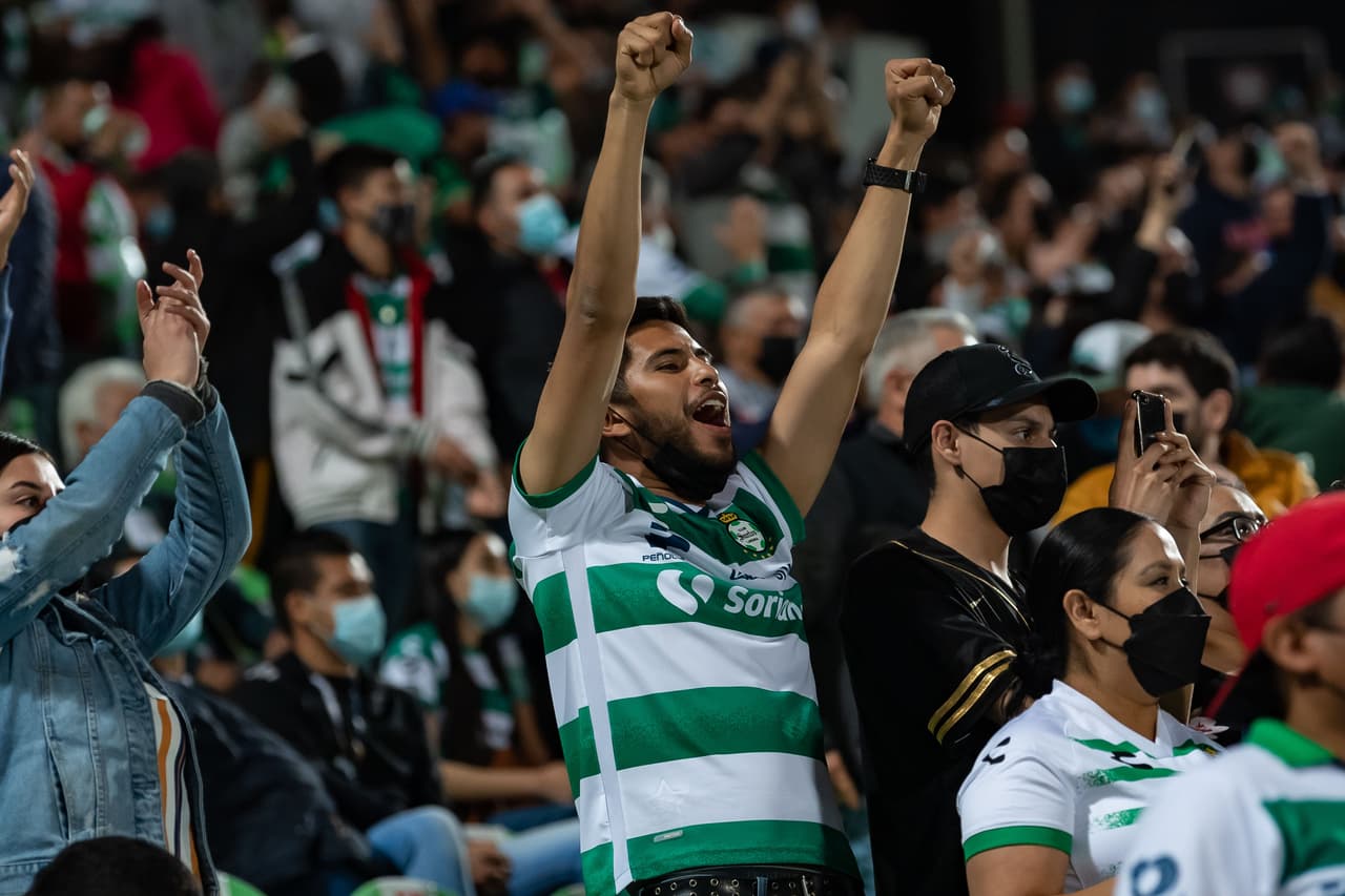 Santos Laguna sumó su tercer triunfo en los últimos cuatro partidos y se metió de lleno en la pelea por el Repechaje gracias los goles de Gorriarán, Suárez y el doblete de Preciado ante unos débiles Xolos de Tijuana.