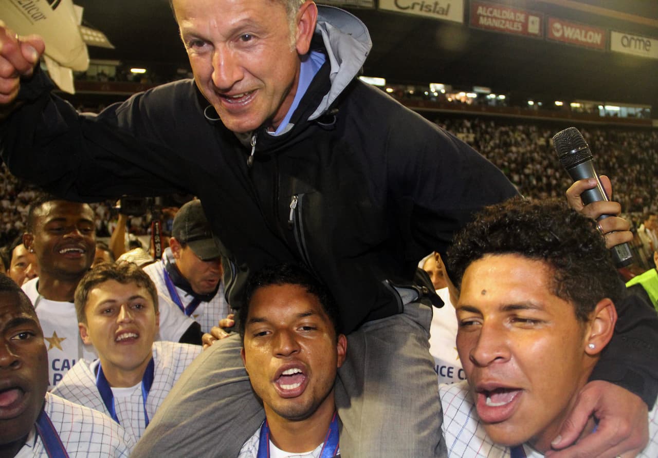 En su primer año Osorio con Atlético Nacional logró el campeonato y consiguió elogios por la manera de jugar de su equipo.