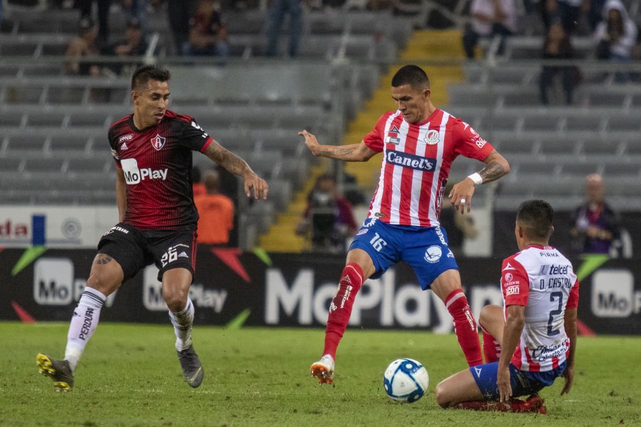 Con goles de Juan Castro al minuto 61 y Nicolas Ibañes al 90+3, el Atlético san Luis gana y pone en problemas al Atlas.