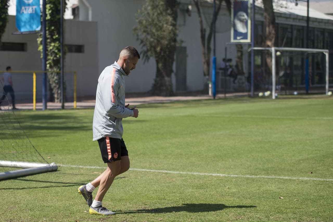 El que está poco acompañado es el atacante francés Jérémy Menez, quien todavía se recupera de una lesión que le ha impedido ser determinante esta temporada.