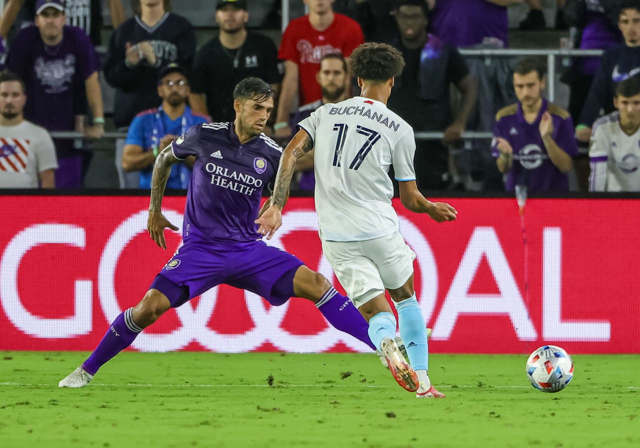 De manera dramático y en los últimos minutos de juego, los 'Revs' -que perdían por 2-0 frente a Orlando City SC- igualaron 2-2.
<br>