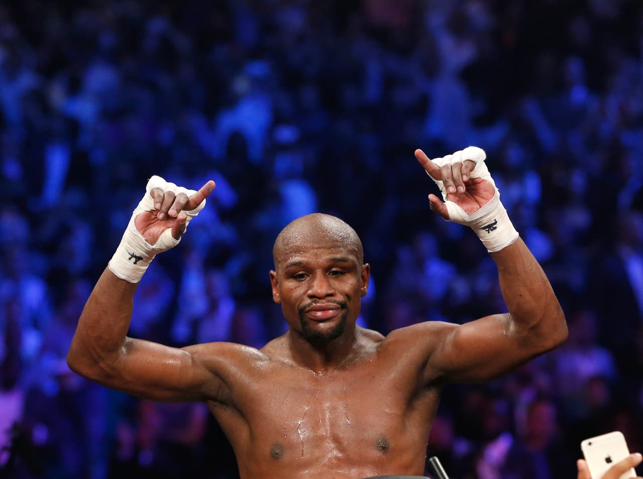 La OMB despojaría a Floyd Mayweather  Jr.del título mundial del peso welter