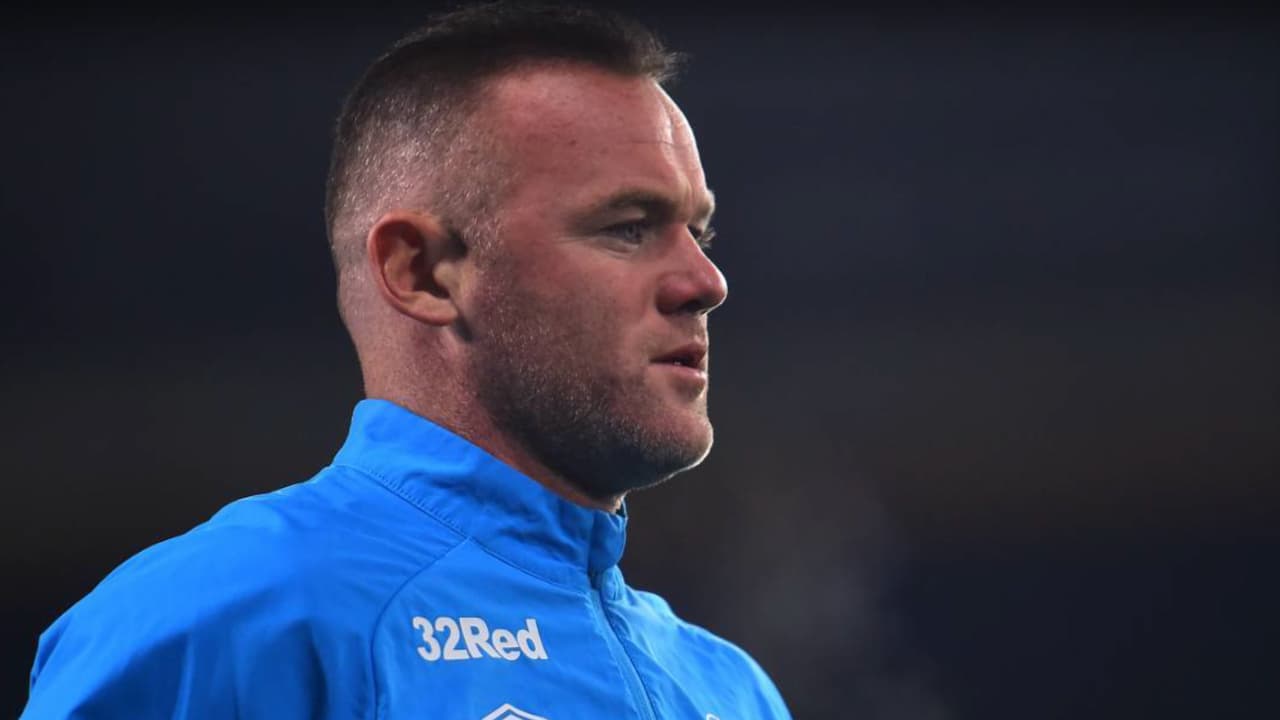 Wayne Rooney entra al quite como técnico y jugador del Derby County