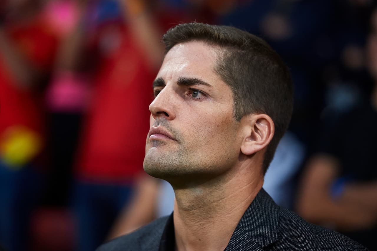 Robert Moreno prepara comunicado sobre su destitución de España