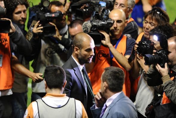 Antes de esto, no perdió la clase y saludó al entrenador del Levante por el buen juego del rival.