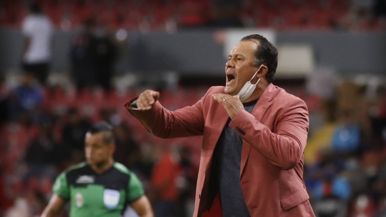 Juan Reynoso pide un plan para ayudar al Tri y no vender humo