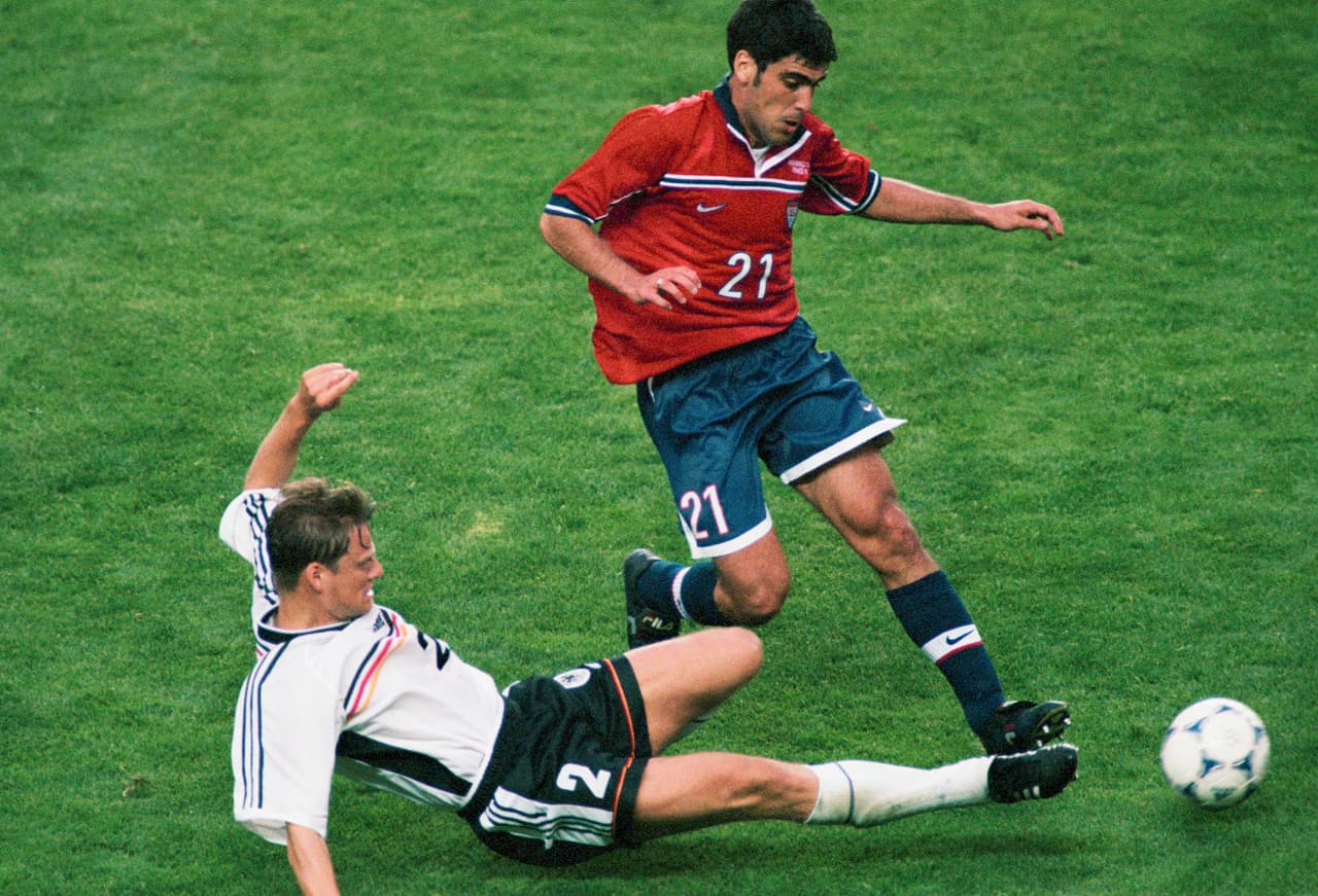 En 1998, fue la cabeza del grupo F, donde comenzño su camino contra Estados Unidos.