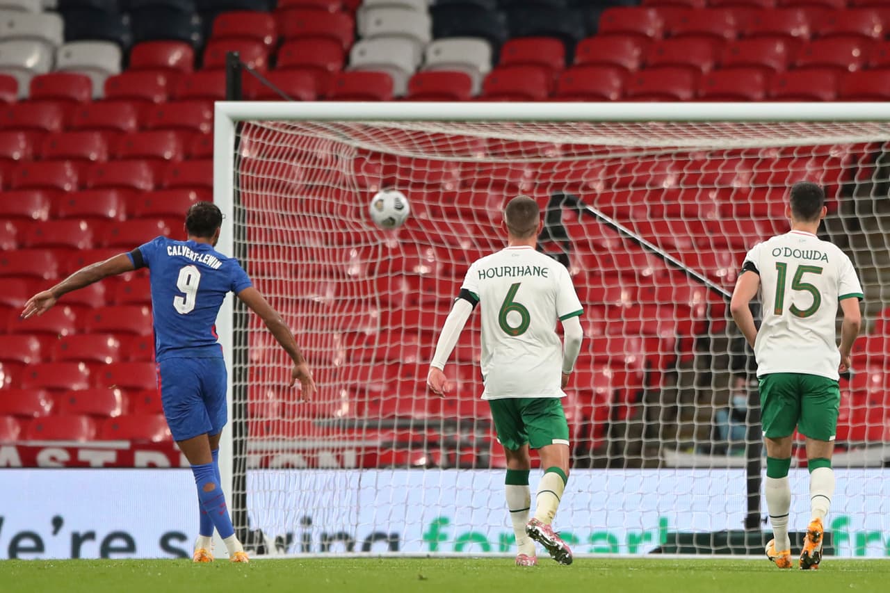 En duelo de preparación a la quinta fecha de la Nations League, el cuadro inglés goleó en Wembley. | Maguire (18’) abrió el marcador, Sancho (31’) hizo el segundo y Calvert-Lewin (56’) selló la goleada. Inglaterra se medirá a Bélgica e Irlanda se enfrentará a Gales en la J5 de la justa europea.