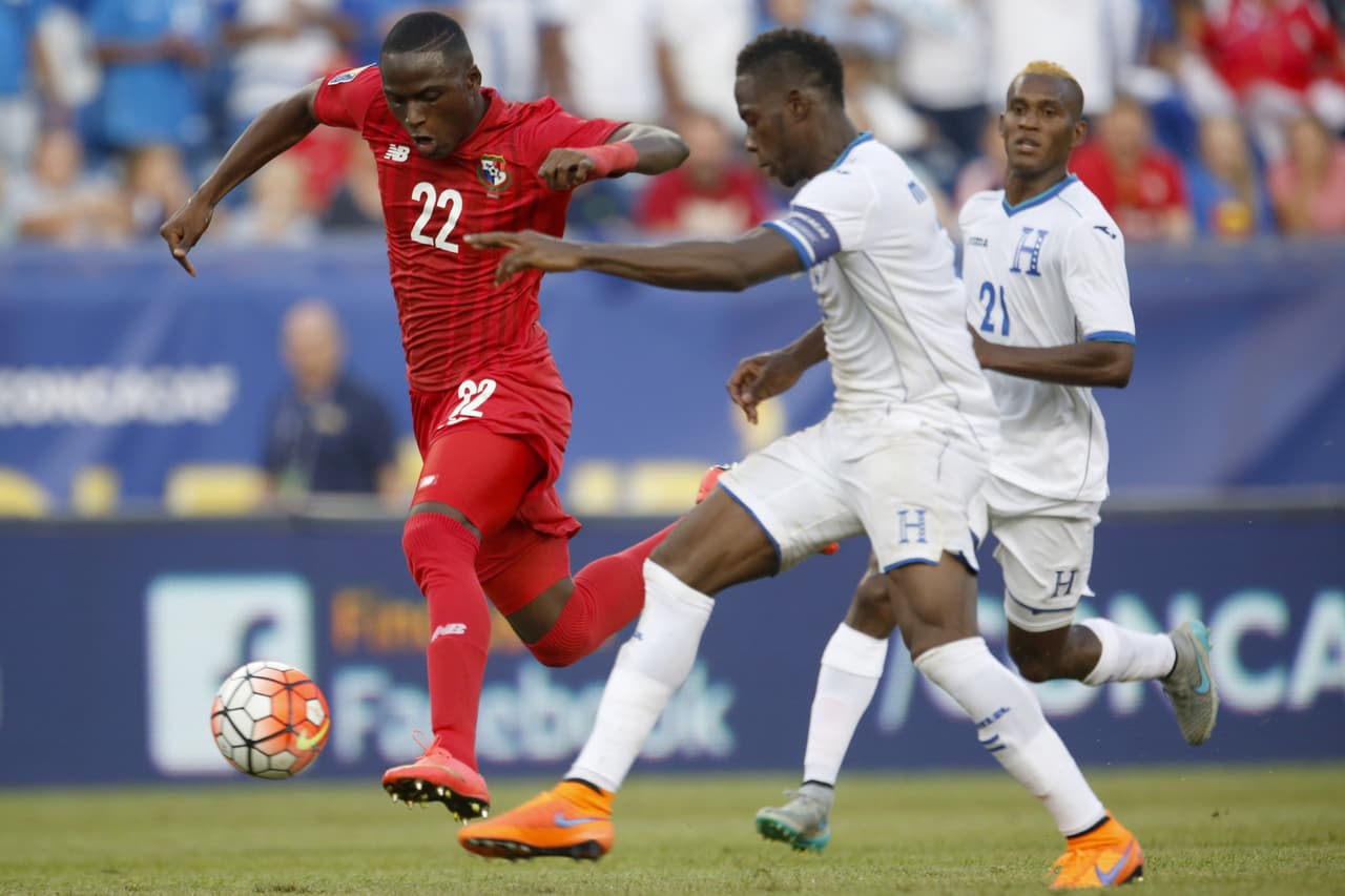 Quizás el jugador más decepcionante de Honduras ha sido Maynor Figueroa, el central que estuvo el año pasado en Hull City está sin equipo y falló en varias ocasiones en la zaga. (Foto: Getty Images).