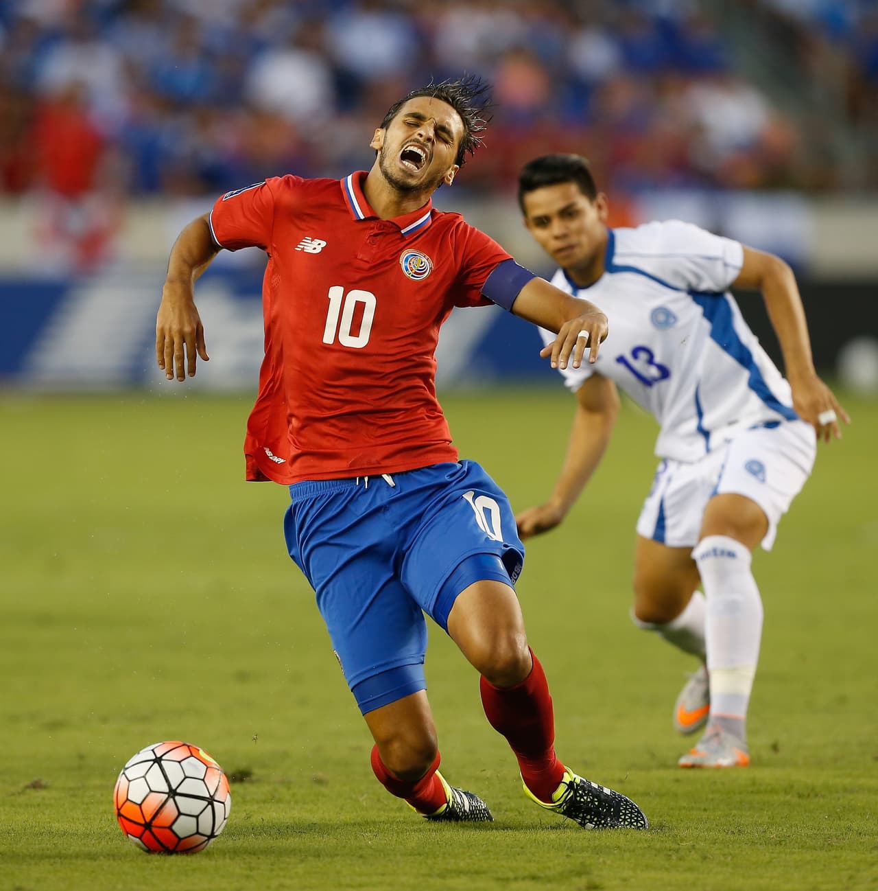 Mención especial merece el caso del estelar mediocampista ofensivo Bryan Ruiz que tras la noticia de su firma con el Sporting de Lisboa no ha aparecido en el torneo. (Foto: Getty Images).