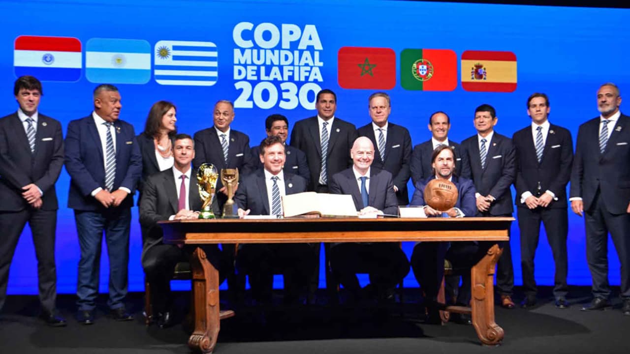 Alejandro Domínguez avisa que Mundial 2030 se jugará con 64 equipos