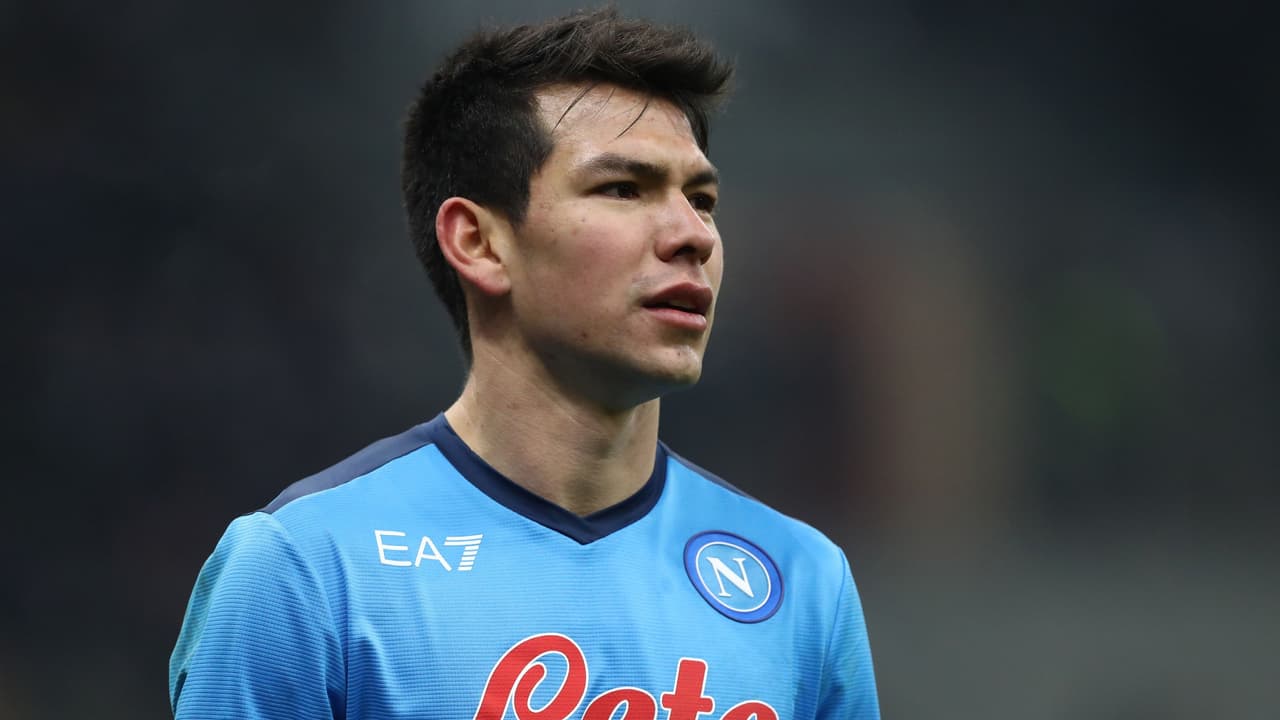 Hirving Lozano da positivo a Covid-19 en sus vacaciones en México