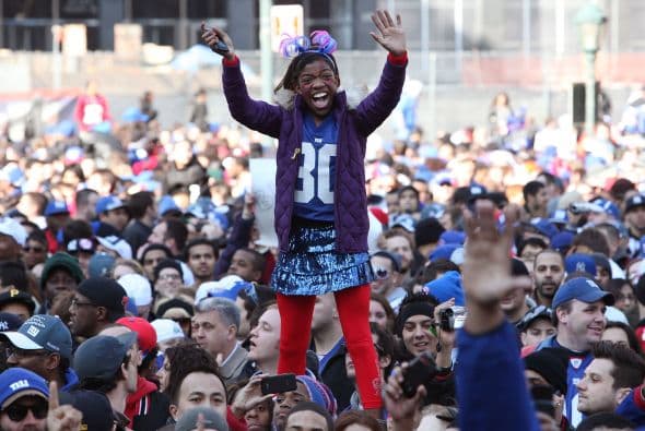 Una pequeñita vistió el jersey número 80 de uno de los favotiros, el boricua Víctor Cruz.