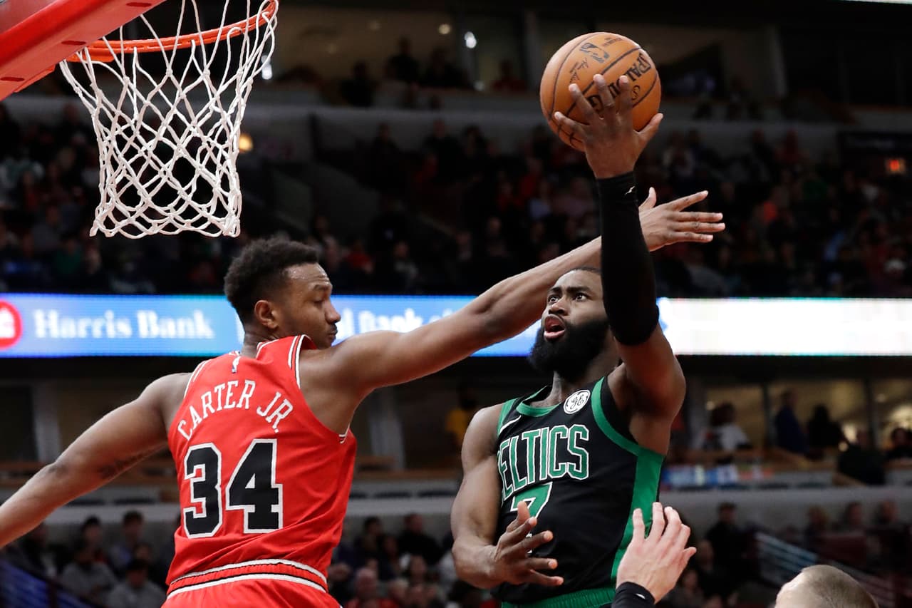 Pisando los talones viene Boston Celtics, pues su semana fue impecable con tres victorias en tres partidos. Este equipo ha dejado claro que es un contendiente fuerte y tiene elementos que son funcionales en cualquier situación. Su récord es de 25-8.