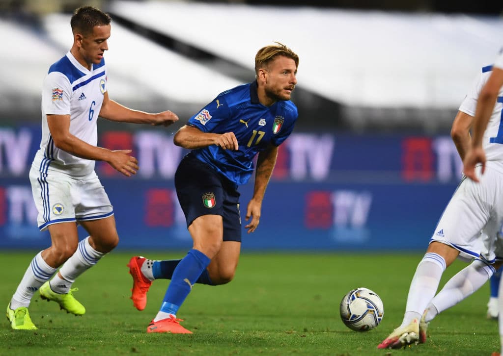 Edin Dzeko adelantó a los visitantes a los 57’ de juego. Stefano Sensi (67’) marcó el gol del empate.