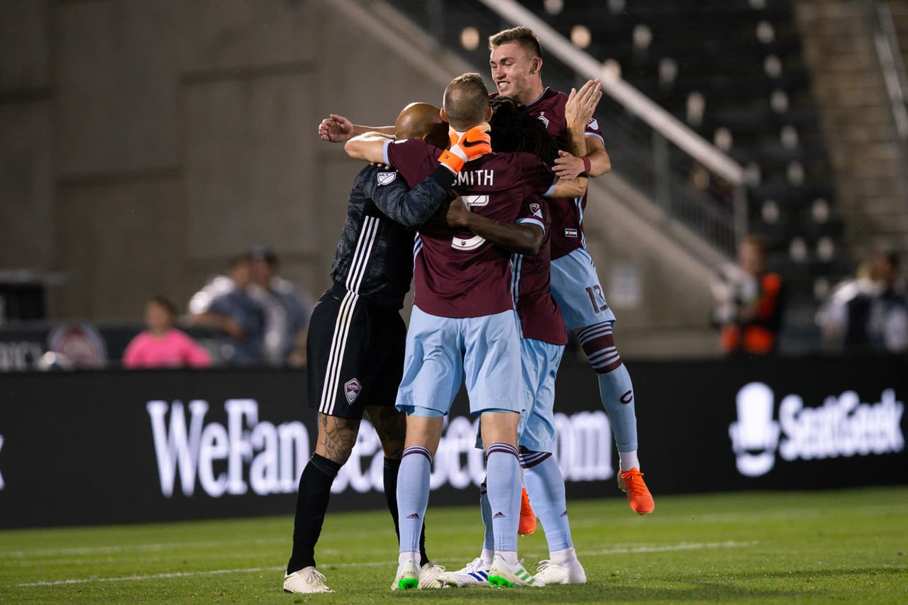 Colorado Rapids logra mantener su buena racha con siete partidos invicto, de ellos cuatro victorias consecutivas en casa, para llegar a 16 puntos aunque siguen últimos en la Conferencia Oeste.
