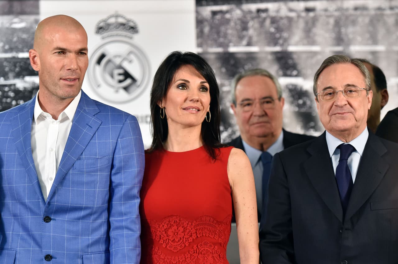 Zinedina Zidane y Veronique Fernández-Lentisco - El actual entrenador del Real Madrid C.F. sostiene una duradera relación con su pareja. Son padres de 4 hijos.