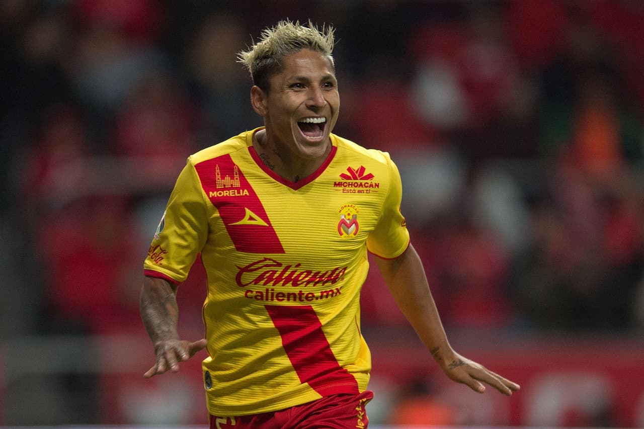 El goleador peruano Raúl Ruidíaz podría incorporarse a la MLS tras la disputa del Mundial