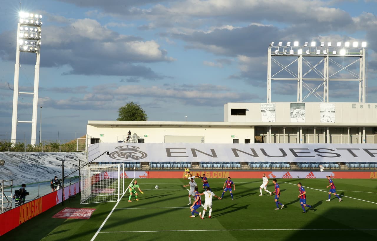 Estadio Alfredo Di Stefano, recinto donde habitualmente entrena el Real Madrid, en esta ocasión habilitado para el encuentro del equipo merengue debido a las remodelacioones que se llevan a cabo en el Estadio Santiago Bernabéu.