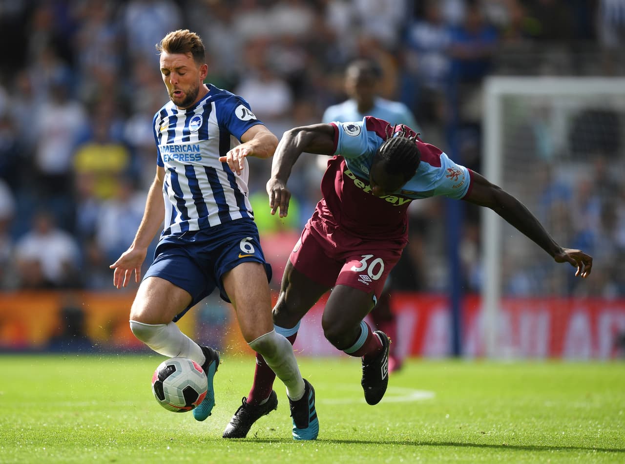 Chicharito anota y West Ham empata ante el Brighton.