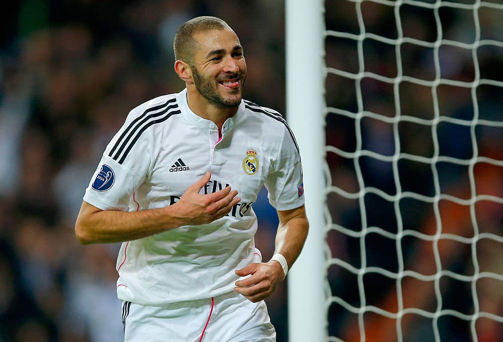 Ante la salida de Cristiano Ronaldo del Real Madrid, y que no llegó nadie de ese calibre a reforzar el ataque, y con la imperiosa necesidad de ganar, ¿a dónde apuntaban las miradas? A Karim Benzema.