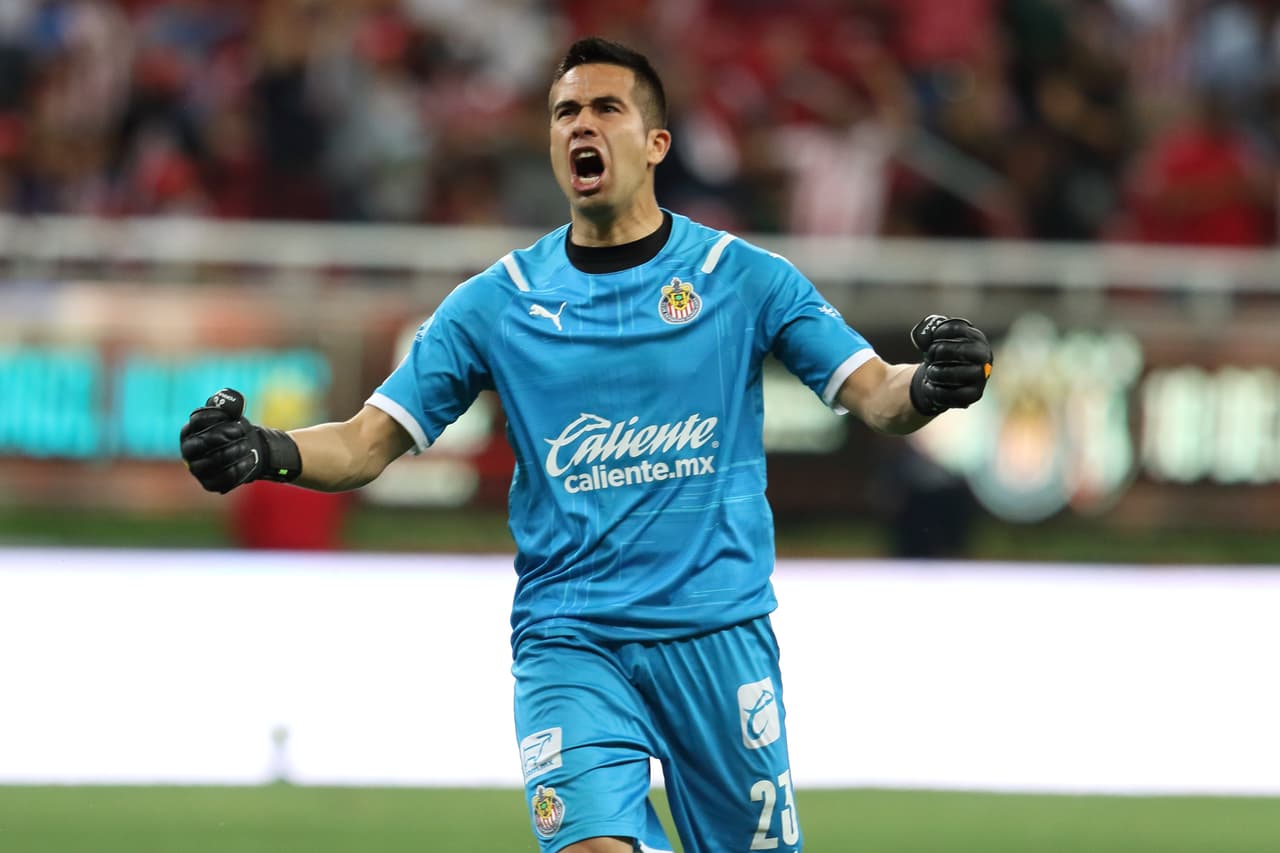 Chivas ligó su segundo triunfo consecutivo y con ello se metió de lleno en la pelea por un boleto a la fiesta grande del Grita México C22. Golazos de ‘Canelo’ Angulo y Pável Pérez.