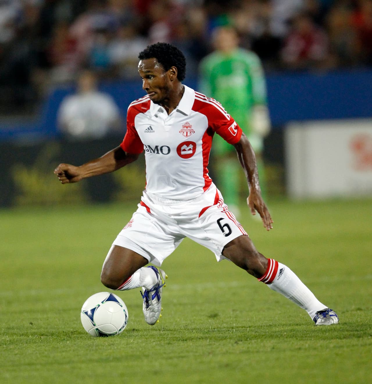 Julián de Guzmán. El canadiense tenía experiencia en el fútbol europeo, pero fue la inclusión en el equipo ideal de la Copa Oro 2009 lo que resaltó para Toronto FC. Jugó una temporada en Canadá y otra con el FC Dallas.