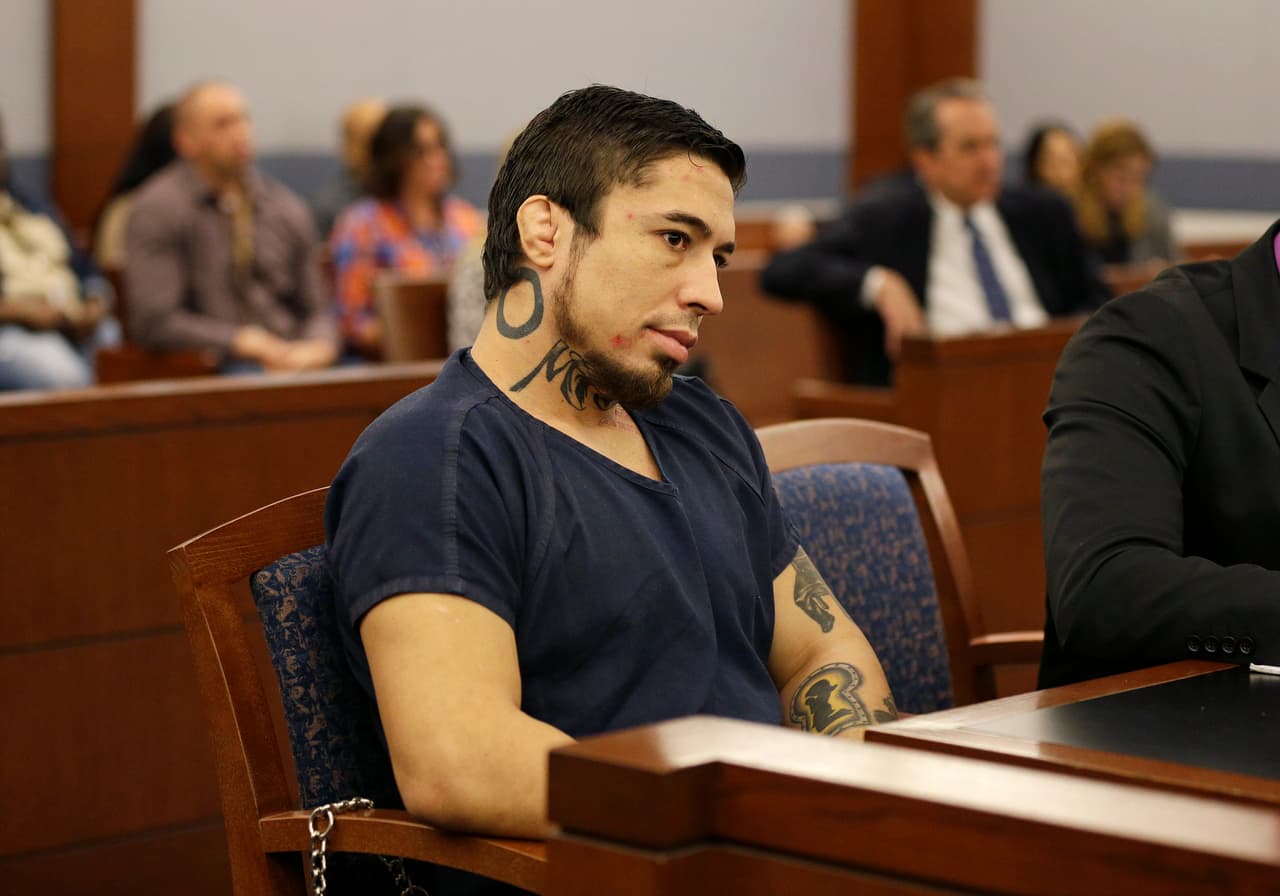 Jonathan Paul Koppenhaver, también conocido como War Machine, fue acusado por su exnovia Christy Mack, actriz de películas eróticas, de cargos como secuestro, violación e intento de asesinato.