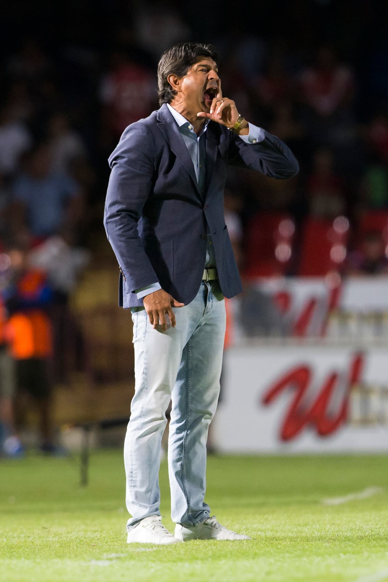 ¿Qué estará diciendo José Saturnino Cardozo en esta imagen?