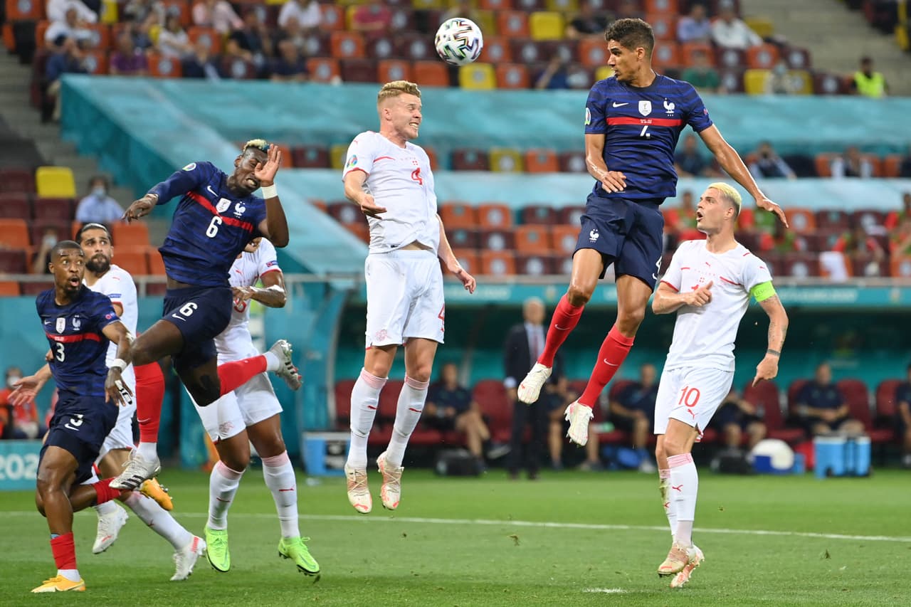 Se define en penales el encuentro y Suiza pasa a Cuartos de Final de la Euro 2020. La escuadra suiza abría el marcador con gol de Seferovic, sin embargo, Karim Benzema con doblete puso arriba a ‘Les Bleus’ junto con Paul Pogba (75’) pero al filo del partido Garavanovic (90’) se encargo de llevar el encuentro a tiempo extra. Kylian Mbappé falló el penal que definió el encuentro.