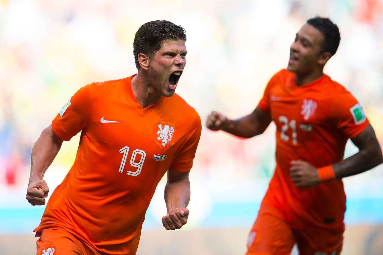 La debacle mexicana se daría en tiempo de compensación. En una jugada polémica de Arjen Robben el árbitro marcaría penal, el cual sería convertido por Klaas Jan Huntelaar para la dolorosa voltereta.
<br>