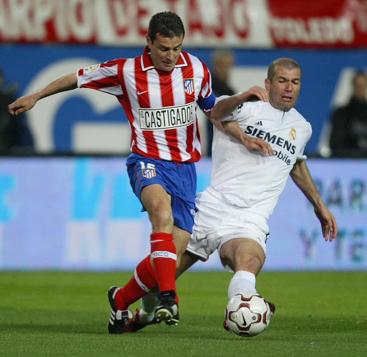 El duelo de la segunda vuelta fue en la jornada 33 de la Liga cuando el Real Madrid sacó el triunfo 2-1 en el Vicente Calderón sobre el Atlético con ‘Zizou’ de arranque en el campo rojiblanco.