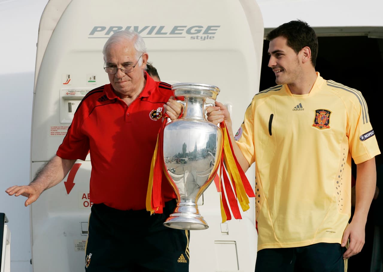 Disputó catorce cotejos a lo largo de sus participaciones en el certamen europeo.