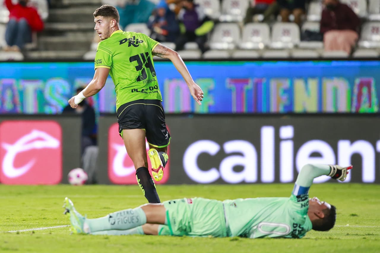Pedro Raul abrió el marcador al 33 y estaba metiendo a su escuadra a zona de reclasificación.