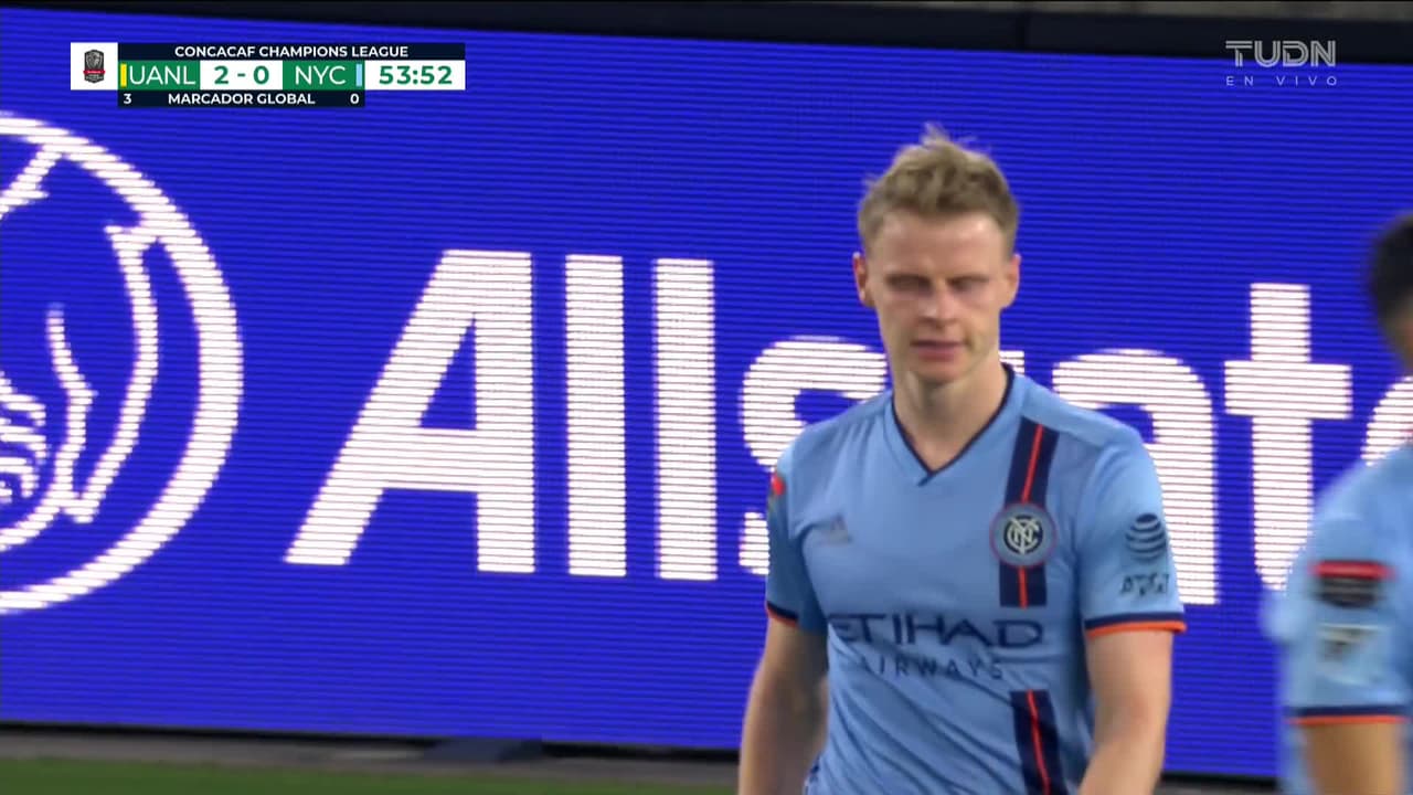 ¡TIRO ATAJADO! disparo por Maxine Chanot.