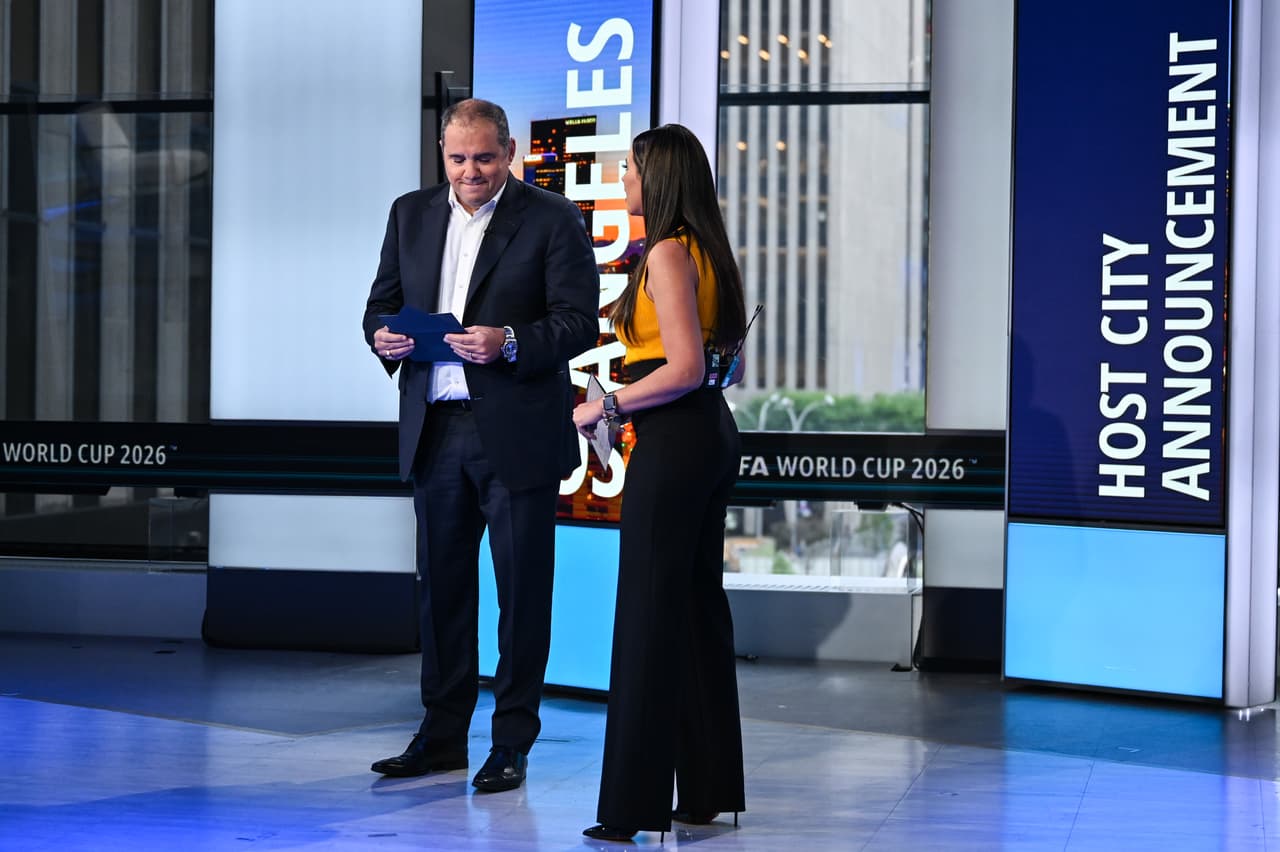 ¡Todo listo! De la mano de Gianni Infantino, Víctor Montagliani y Becky G, la FIFA dio a conocer las 16 sedes y estadios que albergarán la Copa del Mundo 2026.