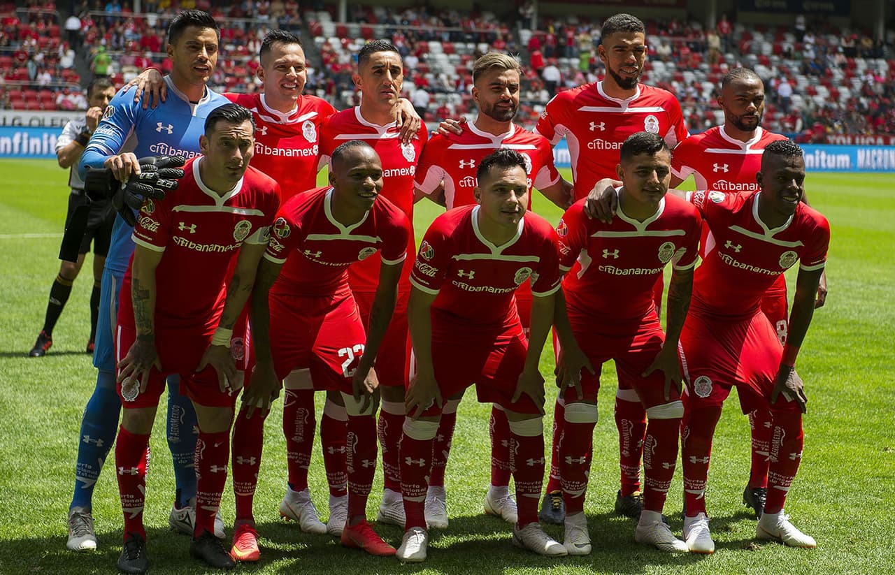 Los jugadores del Toluca posaron antes del inicio del partido.