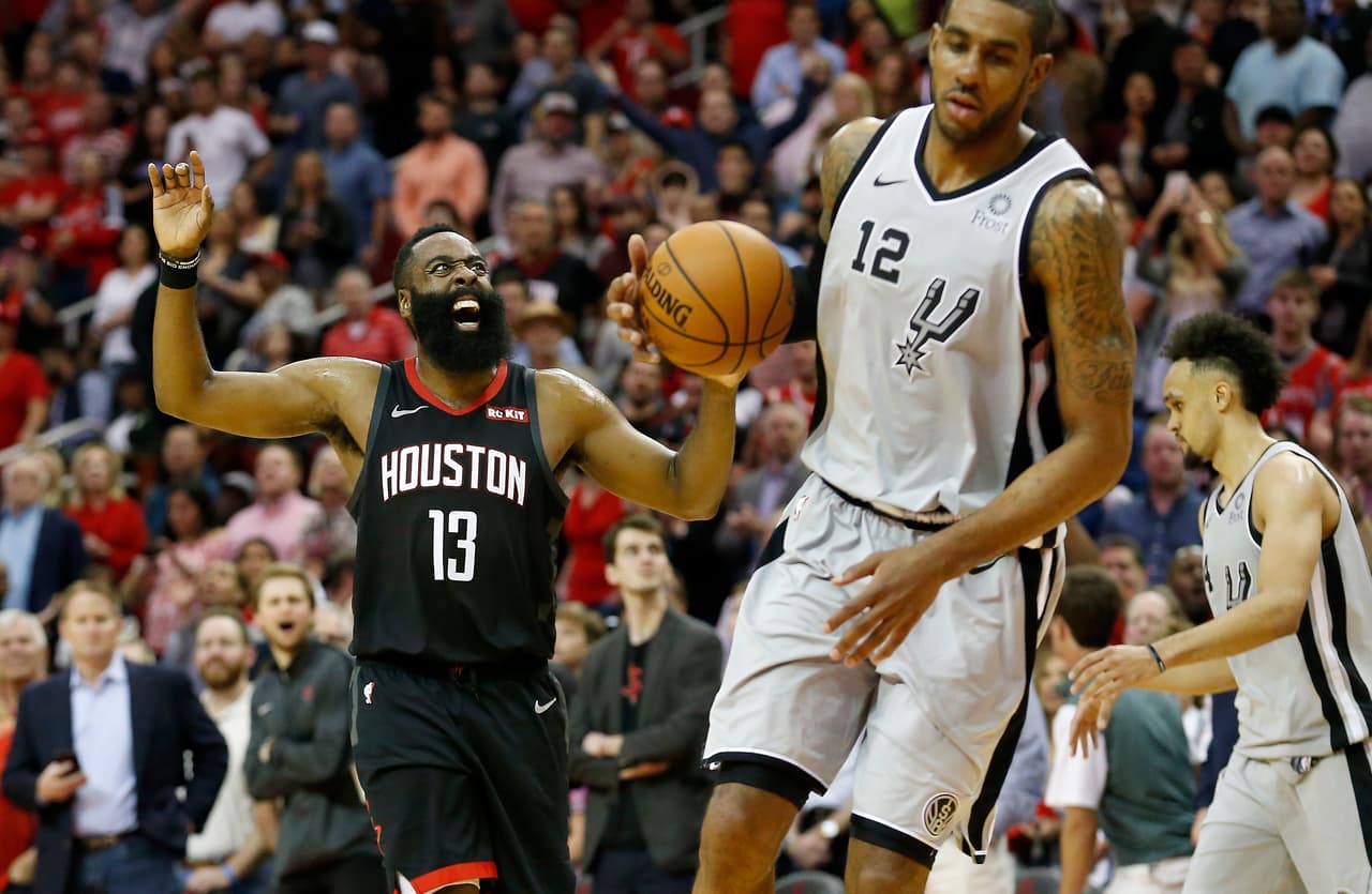Spurs 105-111 Rockets: James Harden sigue en modo bestia en este final de la temporada regular. En el Toyota Center fue la gran figura del duelo de Texas con 61 puntos.