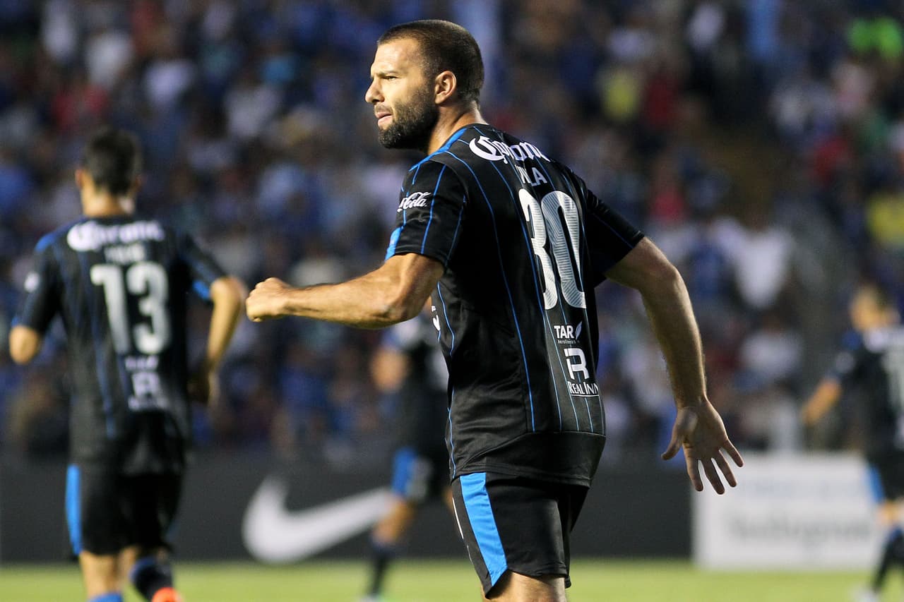 Emanuel Villa rompe maldición de finales perdidas