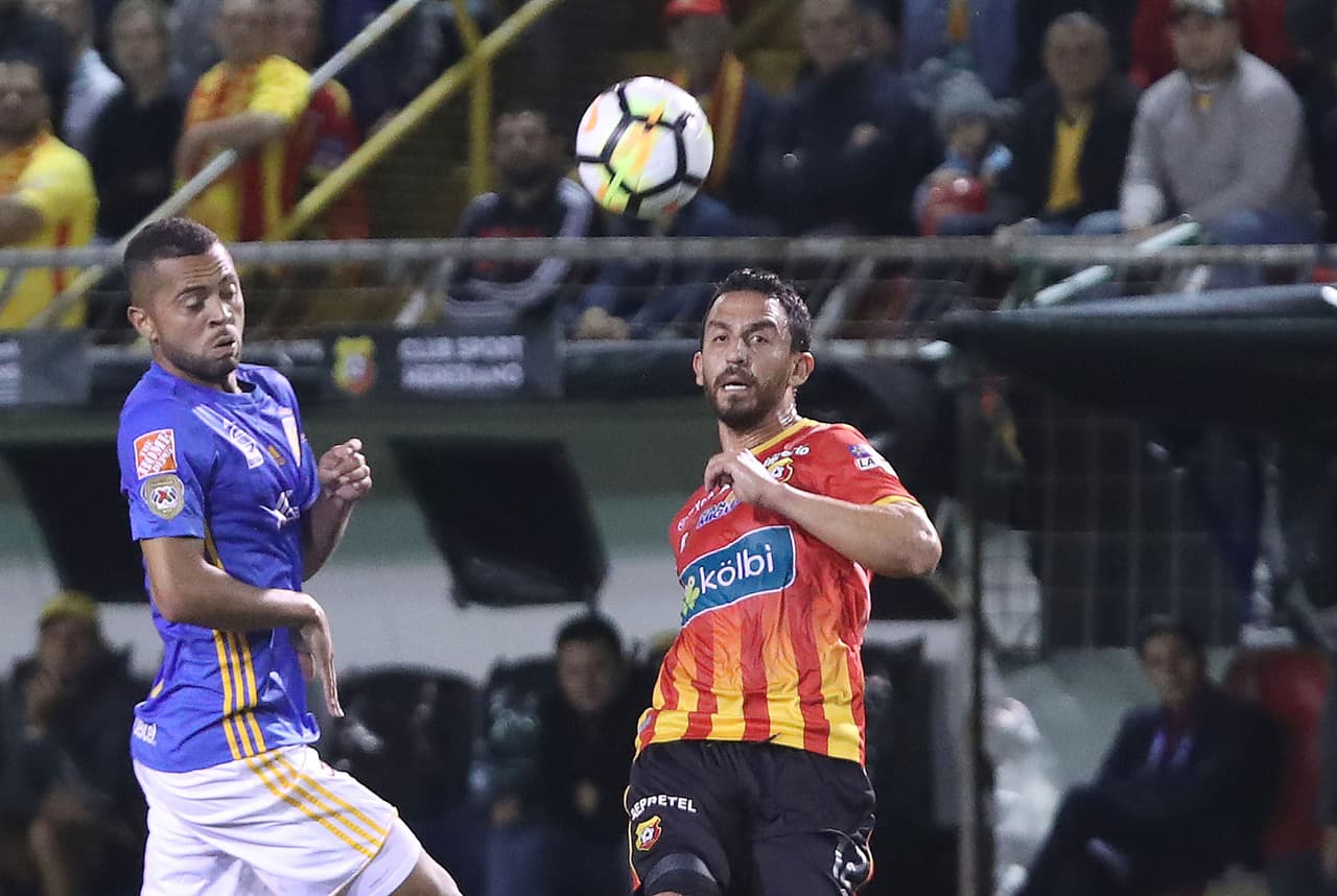 Los locales apelaron a su orgullo propio para buscar cerrar la diferencia con los mexicanos.