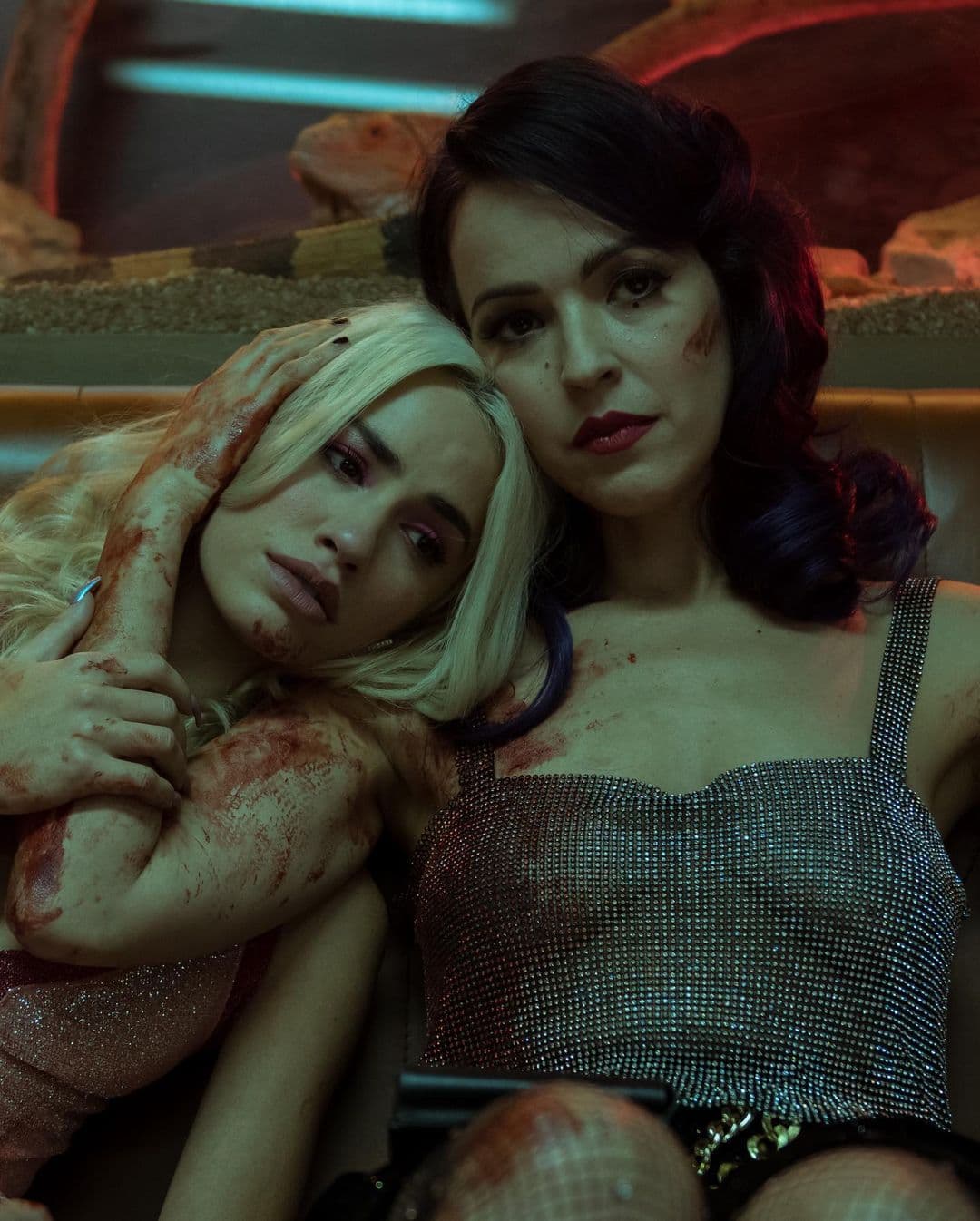 Sin duda, las expectativas son altas; una buena carga de humor negro, drama, acción y misterio, respaldarán al prometedor elenco.