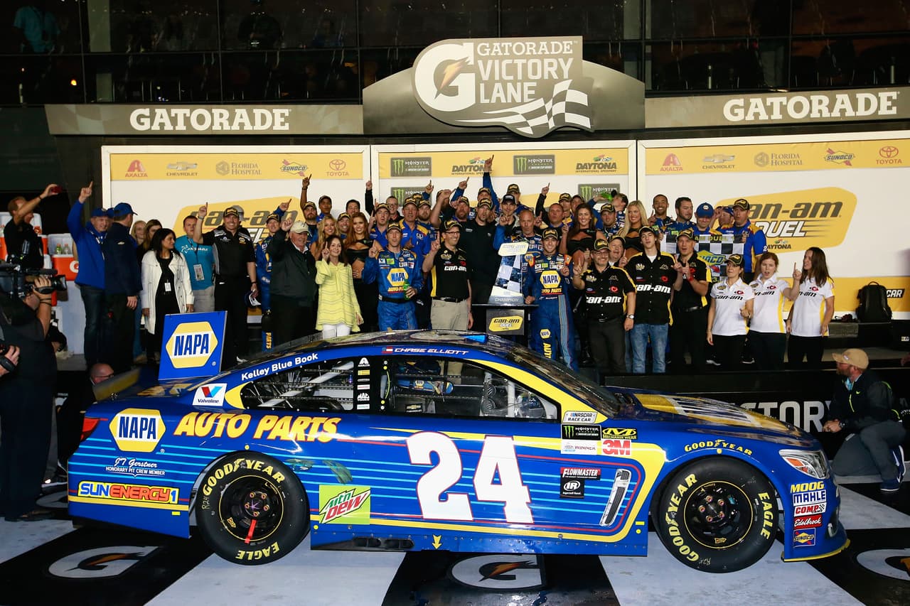Chase Elliot, del equipo Hendrick Motorsports, fue el ganador en la primera carrera del Can-Am Duel en la jornada.