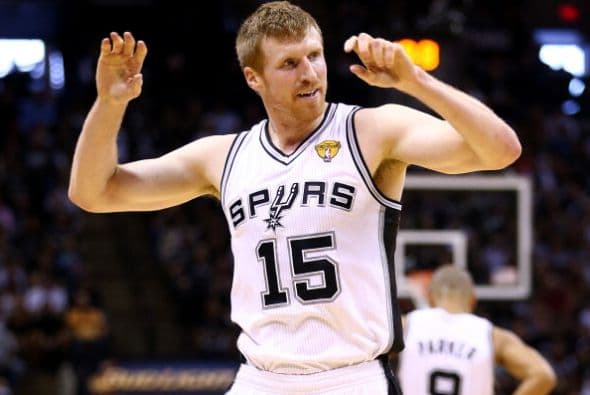 Todo o nada. Dispuestos a dejar la vida en la cancha San Antonio fue por su quinto campeonato mientras Miami buscaba salir de la mala racha 3-1 pese a que ningún equipo en la historia lo había logrado en una final. San Antonio apaleó a Miami.          