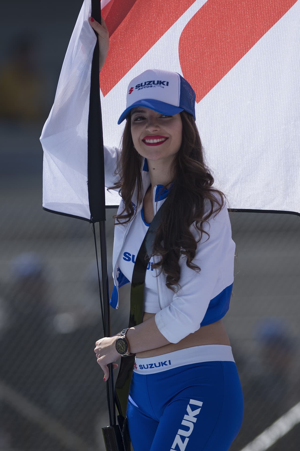 La presencia del argentino Gerardo Martino, técnico de México, fue un detalle de la fiesta de hinchas y porristas en el estadio Olímpico Universitario por el Pumas vs Monterrey en el Clausura 2019.