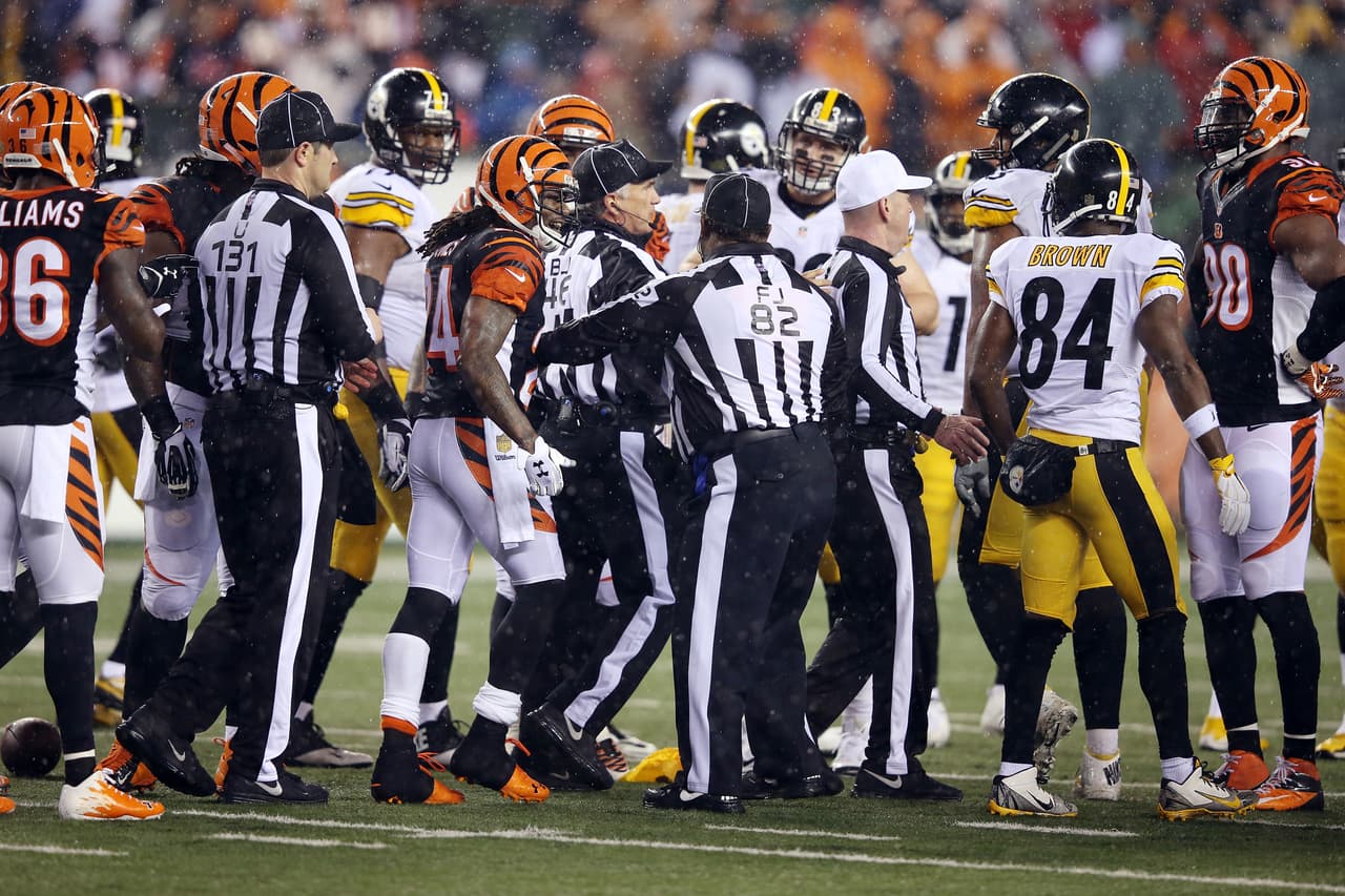 10.- Cincinnati Bengals - 9 de enero del 2016 (16-18 vs. Pittsburgh Steelers) (Ronda de Comodines).- Dos incomprensibles castigos a Vontaze Burfict y Adam 'Pacman' Jones pusieron la escena para el gol de campo agónico de 35 yardas de Chris Boswell que puso a los Steelers en los Playoffs Divisionales y a los Bengals con un año más de un ayuno eterno sin triunfos en postemporada.