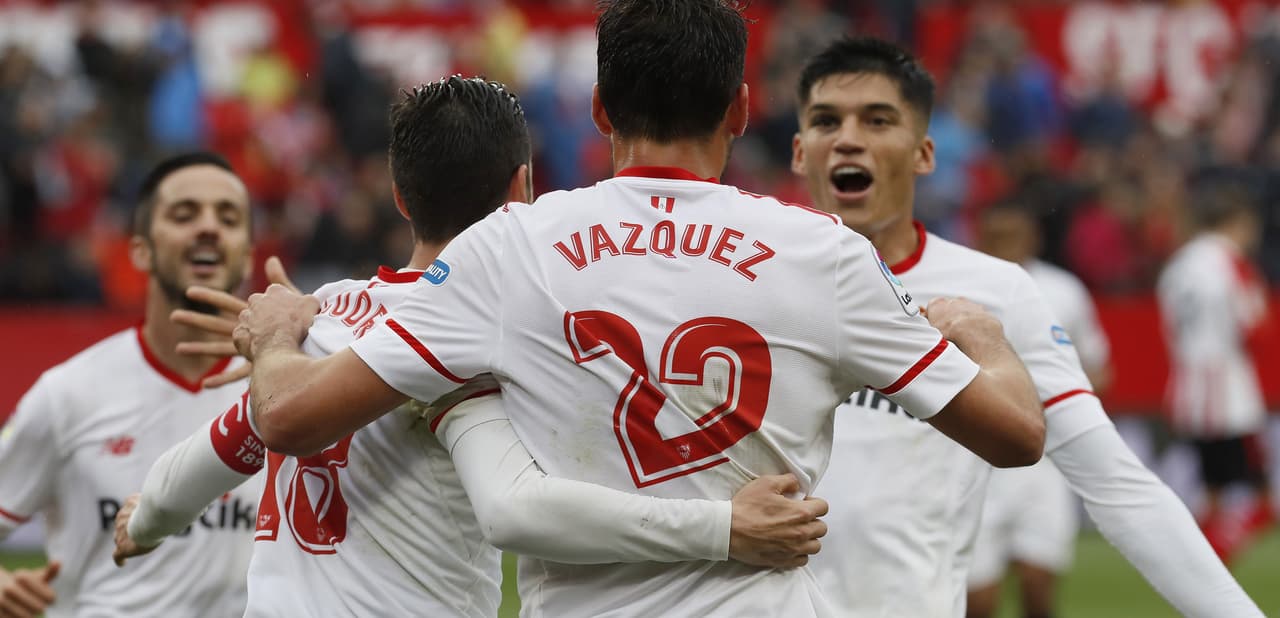 Buen centro del francés N'zonzi, después de un desborde de Muriel, que el delantero argentino conectó de cabeza en el área para dejar a Kepa vencido.