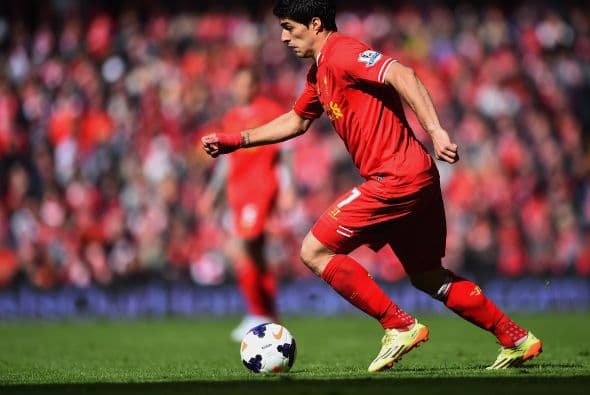 Las principales bajas del Liverpool son Luis Suárez y Reina. A pesar de la importancia del uruguayo en la temporada pasada, parece que la llegada de Balotelli y los otros refuerzos dejan al equipo bien parado.
