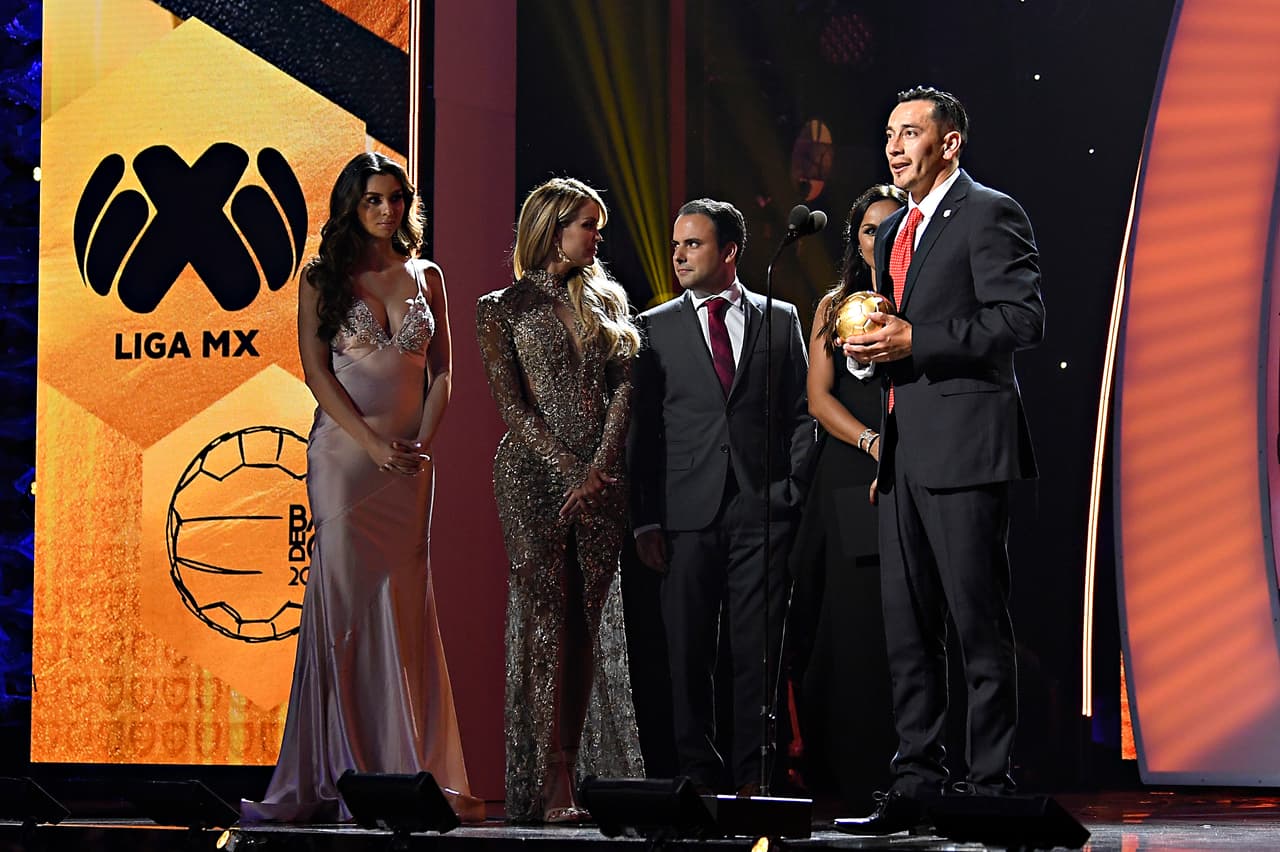 El 
<i>Mejor Mediocampista Ofensivo </i>fue el volante de los Diablos Rojos del Toluca, Rubens Sambueza.