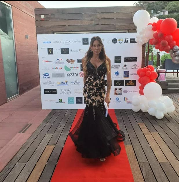 Se ha informado que hace solo unos días, Elma Aveiro organizó el desfile de moda Madeira Fashion Designers que se celebró en el hotel Pestana CR7.
<br>