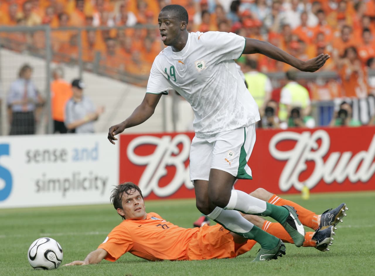 Yaya representó a su país con la selección absoluta desde el 2004 hasta el 2015 y participó en tres copas del mundo: Alemania 2006, Sudáfrica 2010 y Brasil 2004.